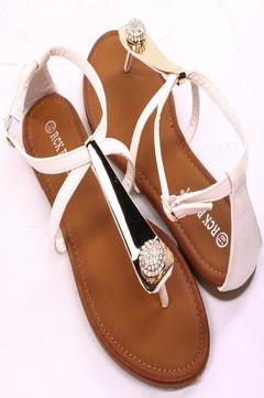 flat sandals,sandals shoes,white sandals,strappy sandals,flat sandals,white sandals